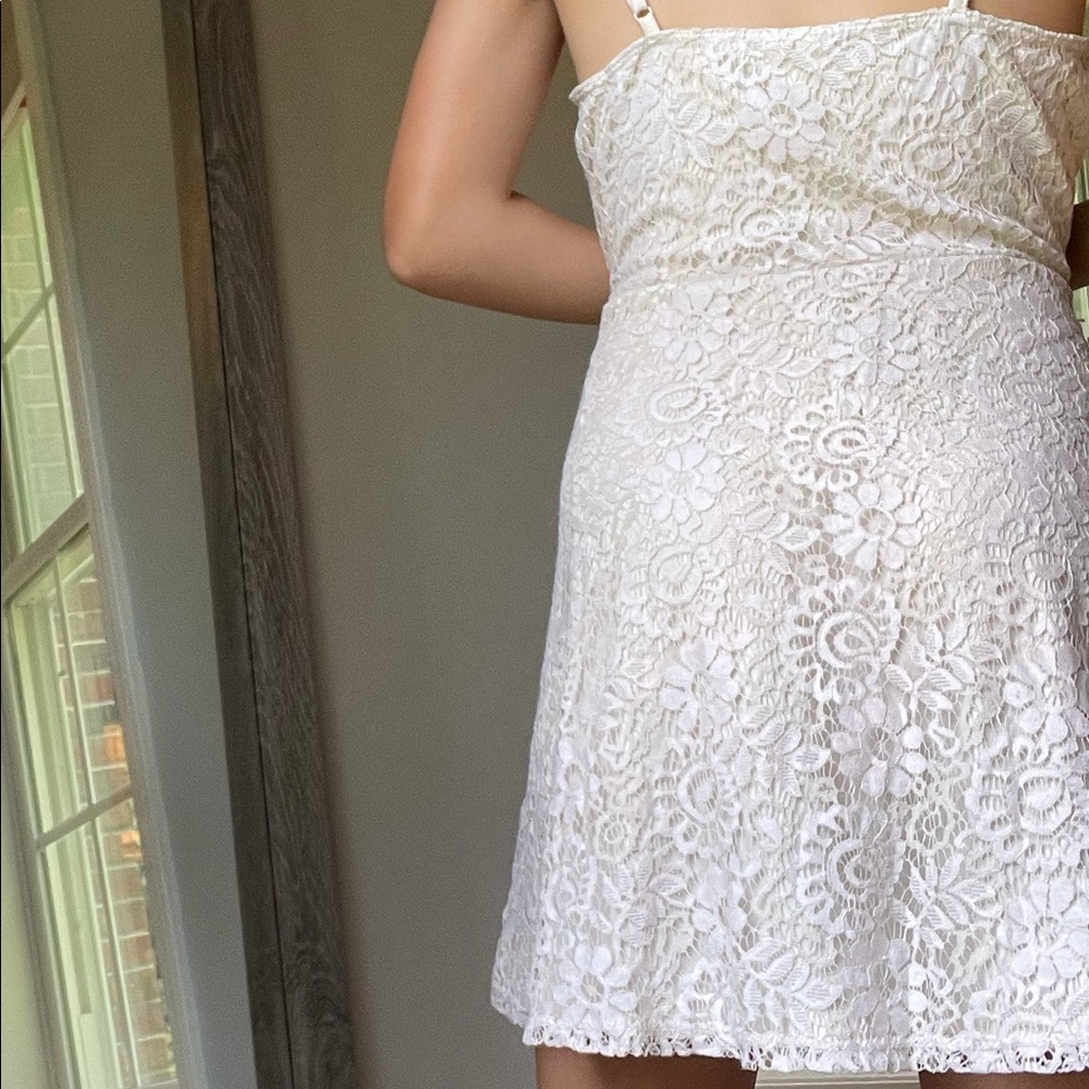 Lace Dress - Picture 2 of 4